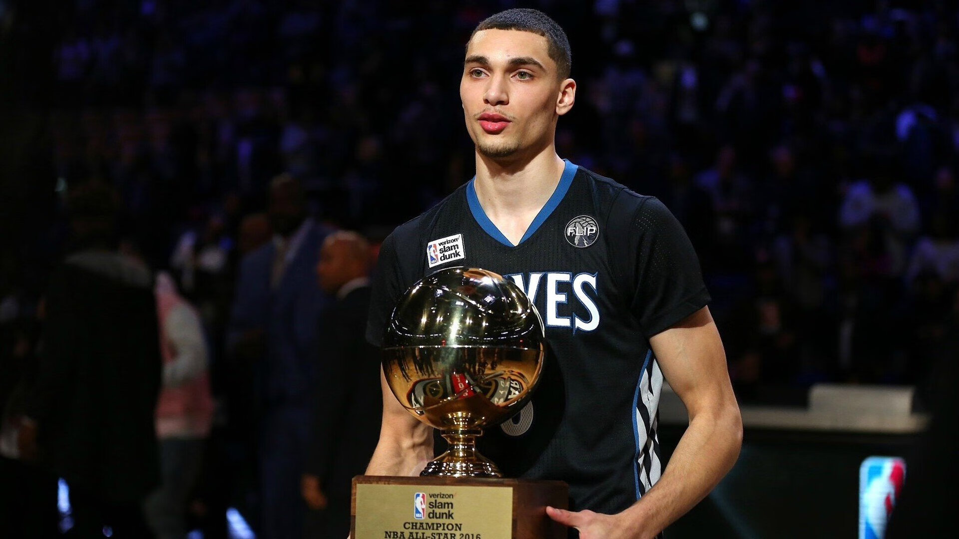 博卡后卫出球被迫频繁回传，博卡的主场是哪个球场